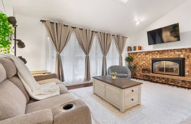 The Singing Willow - Spacious Retreat near Microsoft