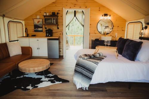 The Skinner, Luxury Safari Tent