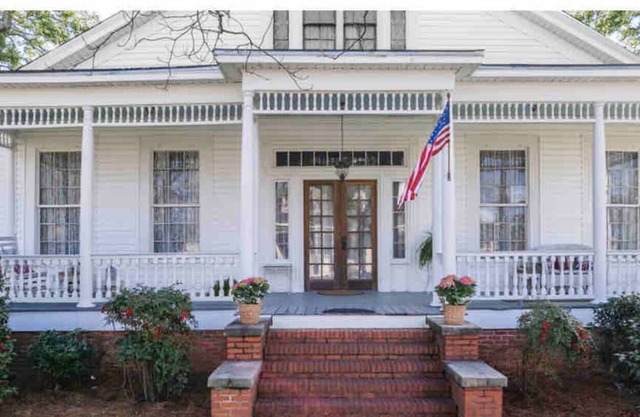 A piece of history- within walking distance to Downtown!