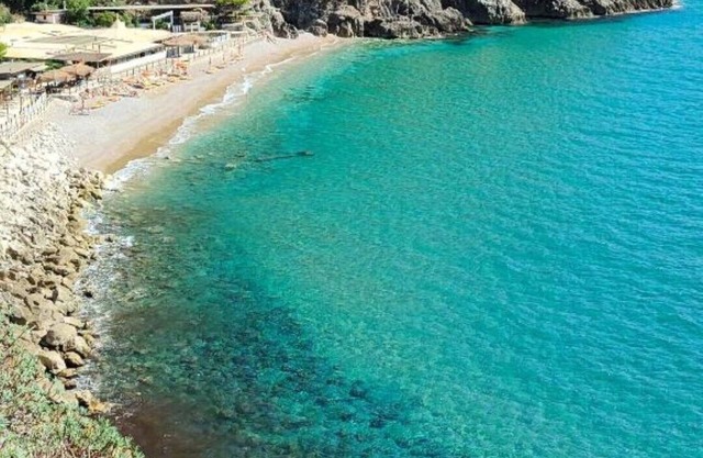 The Sorabellas tourist accommodation sleeps 10 with terrace overlooking the sea