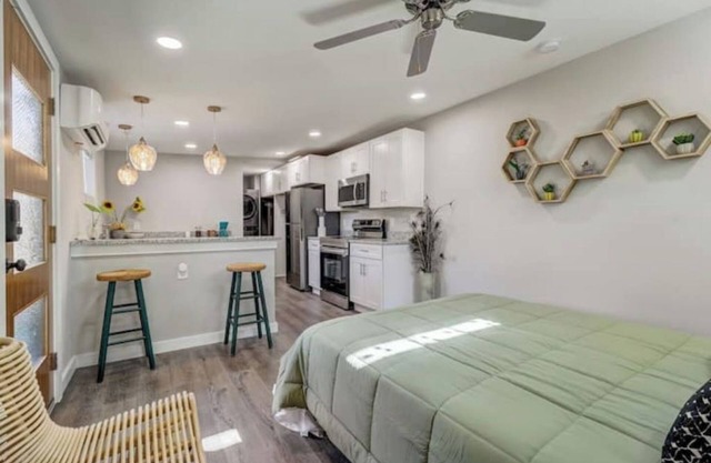 The Southtown Hummingbird Haus