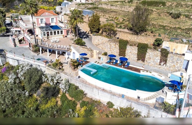 The splendid terrace of Villa Caroleo will enchant any traveler.