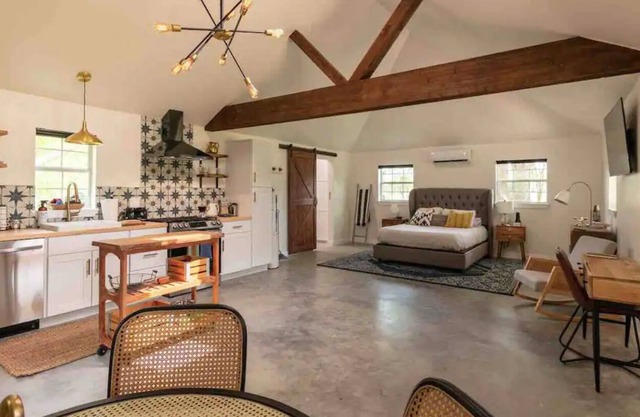 The Stable Retreat: Stylish Vaulted, Skylit Studio