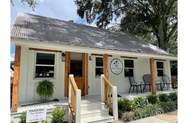 The Stables at Giddy Up Folsom English Cottage