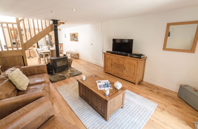 The Stables, beautiful family friendly barn conversion in The South Hams