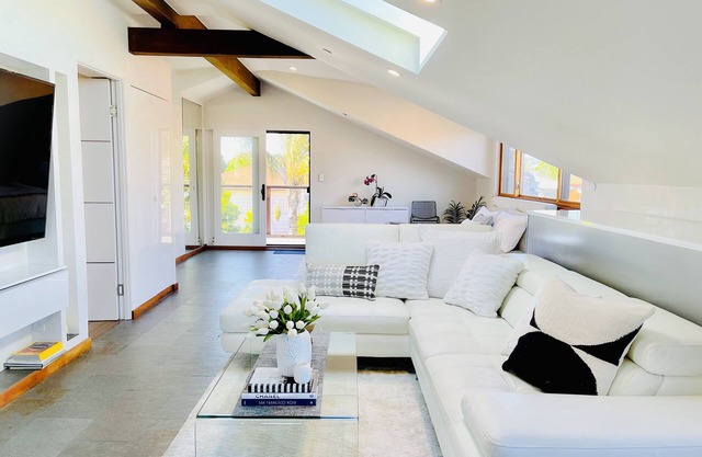 The Stargazer | Executive Suite | Urban Oasis