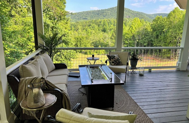 The Stillwater Suite, named after the serene stillness of its surroundings and the moments where the lake is as still as glass.