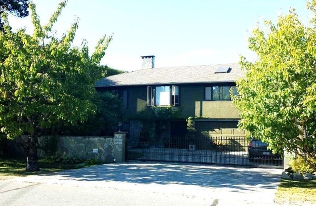 The Stone Hedge B&B