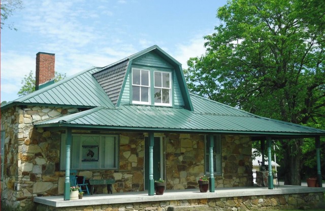 The Stone House/hot tub is within easy access to New River Gorge National Park.