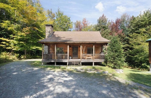 The Stratton Cabin | Close to Stratton & Mt Snow!