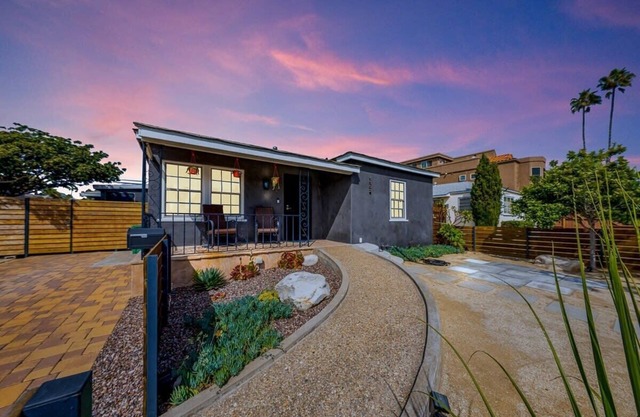 The Succulent House - 2BR, 2Bath!