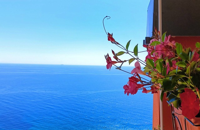 The Sundevilla Designer Penthouse with sea view terrace, parking space and pool