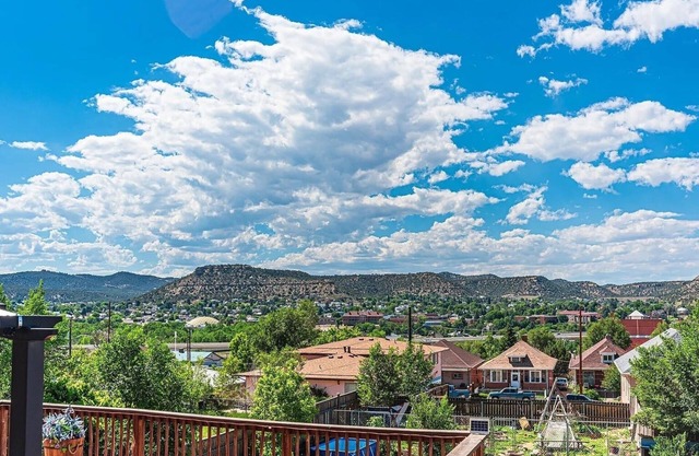 The Sunset Perch – Spectacular Mountain Views with Historic Charm