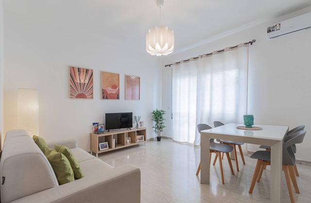 The Sunset Rhome Elegant Suite with Wi-fi - A/C