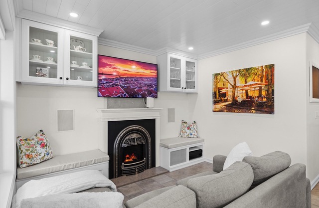 The Sunshine House | Near Beaches And Wineries!