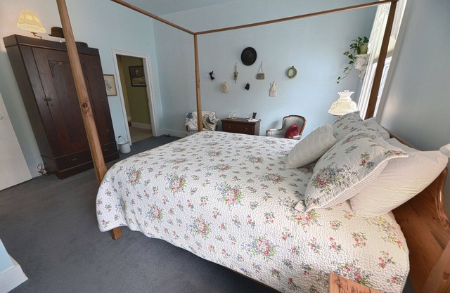 The Susan B.-Doppelzimmer-King-Ensuite Dusche