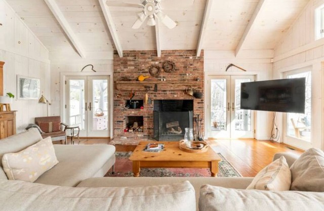 The Swallow's Nest Catskill Charm with Seasonal Pool and Firepit
