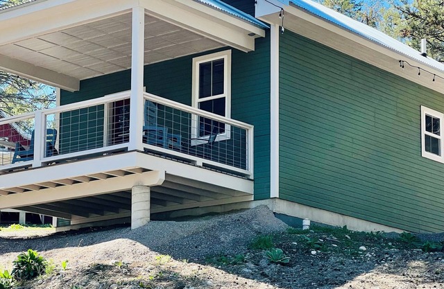Grand Opening Pricing! Cozy Studio with views of Flathead Lake
