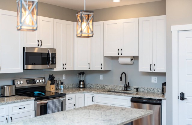 The Swaying Oasis: near JMU & Massanutten. Book Your Perfect Stay!