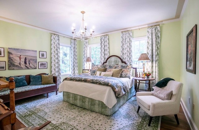 The Sweet Bay King Suite by Velvet Ditch Villas