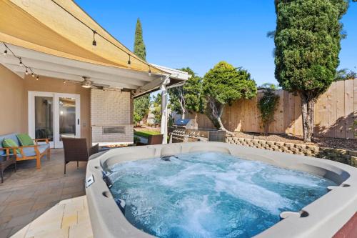 The Sweet Escape - Spa, Pool Table, Grill & More