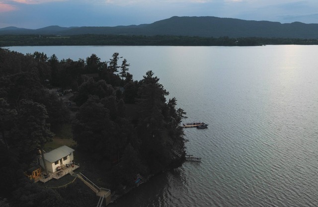 The Tacklebox on Lake Champlain, Sauna & Hot Tub