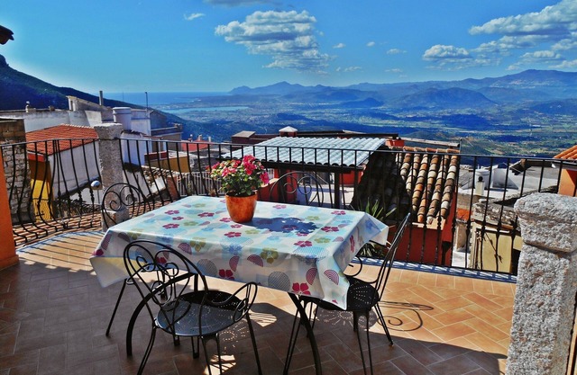 Die Terrassenwohnung Panorama -Baunei-Sardinien