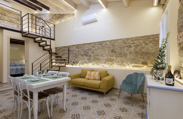 The Theater Suite: Comfort, Position and lots of Light