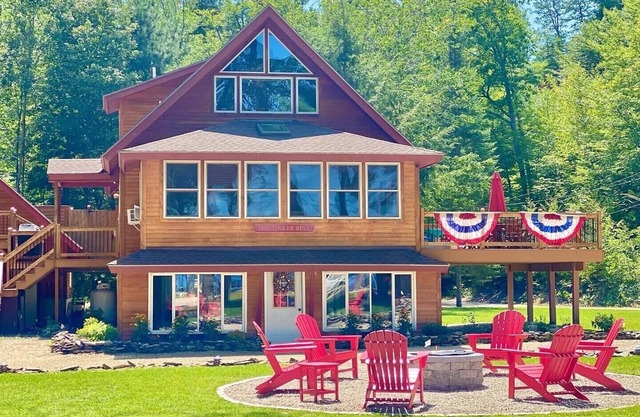Die Tinker Bell am Ossipee Lake mit Blick auf Wasser und Berge!
