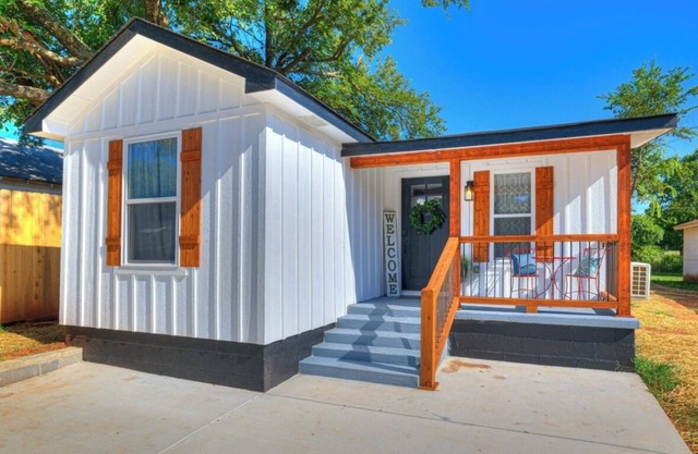 The Tiny Home on Route 66 - Cozy 2 bed with WiFi