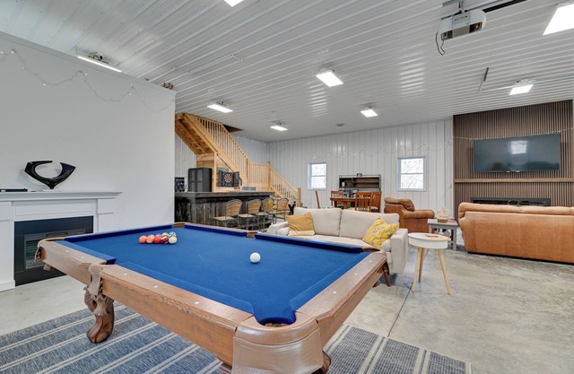 The Toasted Marshmallow Ski & Lake Game Barn