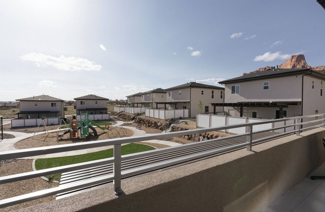 The Toroweap - 4 Bed, 3 Bath, Hot Tub + Deck