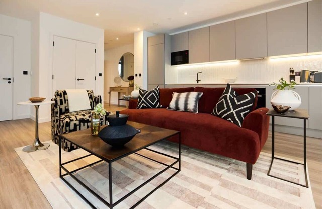 The Tottenham Hale Crib - 2BDR Flat with Balcony
