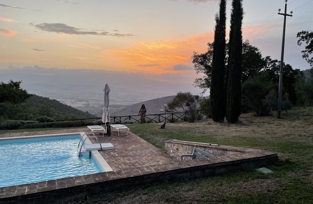 Der Turm - Sightseeing das Tal und der Sonnenuntergang - Wi-Fi & Pool Perfekt für 4/5