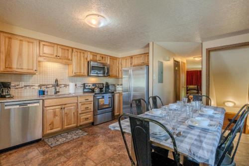 The Trailhead Townhouse