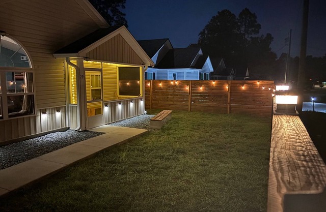 The Tranquil Trio - WiFi, Firepit, Full Kitchen, Netflix, Theatre Seats & More!