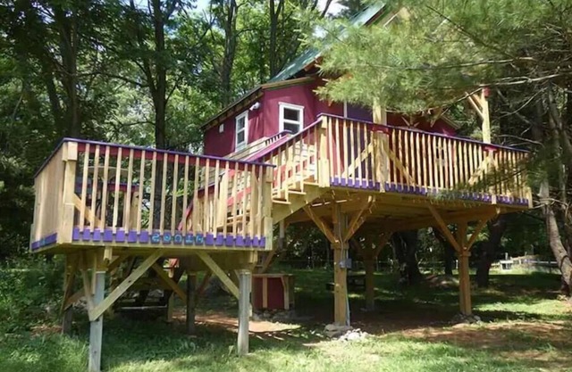The Tree House at Underhill Hollow