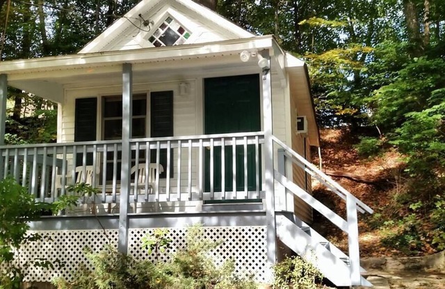 The Tree House (Cottage 7)