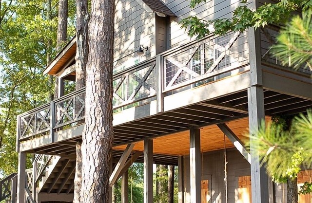 The Treehouse at River Rocks Landing