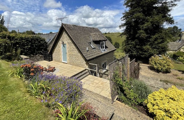 The Treehouse, peaceful hideaway in the Cotswolds