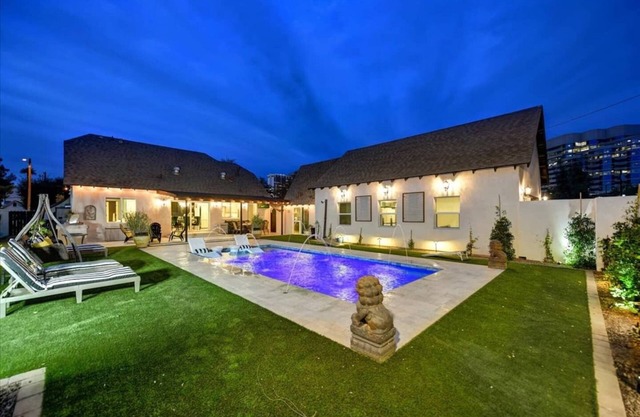 The Tudor Revival Museum experience & Heated POOL