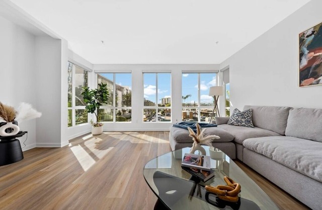 The Turquoise Lounge - Chic 2BR Beach view Pool, Sauna