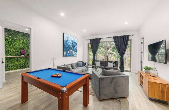 The Tuscan Penthouse 2 bedroom Suite/ Family Getaway!