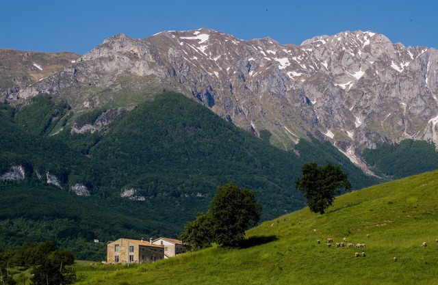Liebevoll restaurierte italienische Steinvilla mit Pool und herrlichem Blick