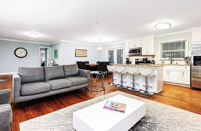 Nagelneues Haus mit 7 Schlafzimmern in Atlanta mit Spielzimmer