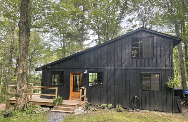 The Upstate Cabin: A secluded getaway in the woods