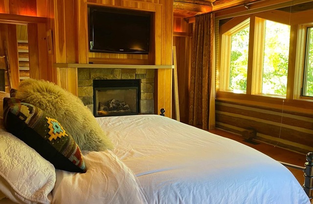 The Ursula Room at Oniya Lodge