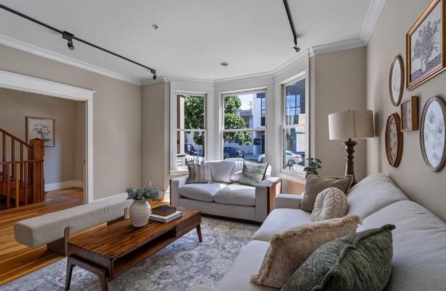 The Vancouver Heritage Home - Mount Pleasant