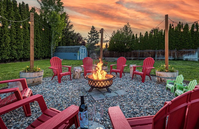The Veedol House Family Friendly 4bed 3bath (Oktoberfest, Skiing, Wine, Golf!)