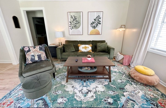 The Velvet Crush Cottage located in the heart of Monroe